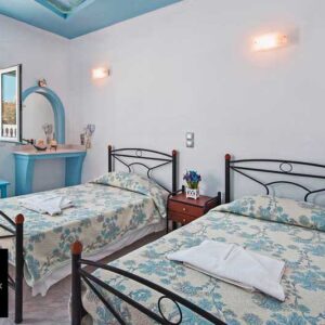 Twin Rooom I Opening to a terrace, this air-conditioned room features a flat-screen TV and a fridge. Its private bathroom comes with free toiletries, a hairdryer and slippers. Free WiFi is available.